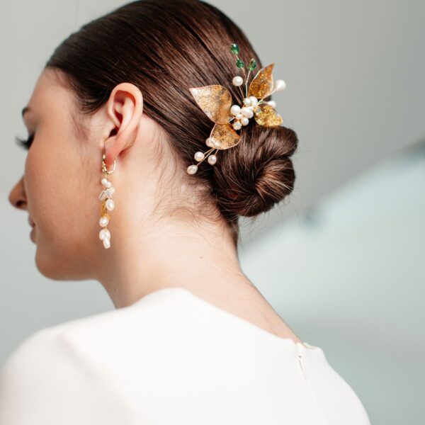 Gold-tone leaf and pearl hair pin