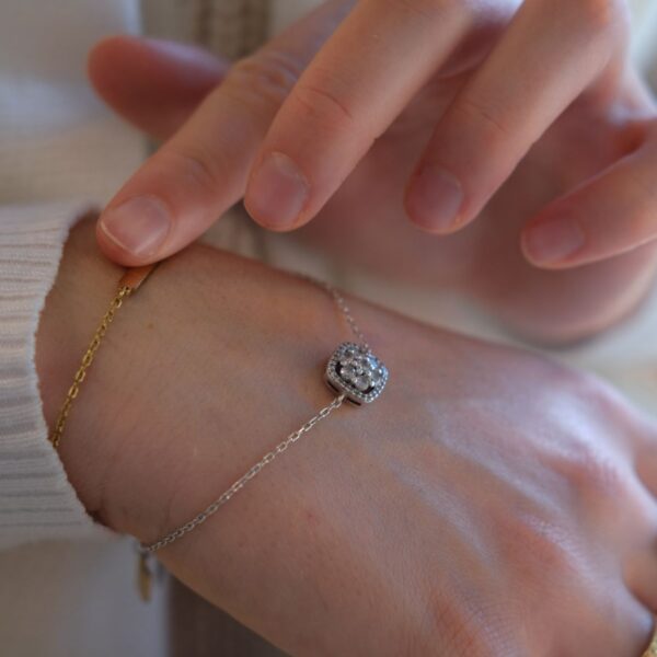 Dainty crystal flower chain bracelet