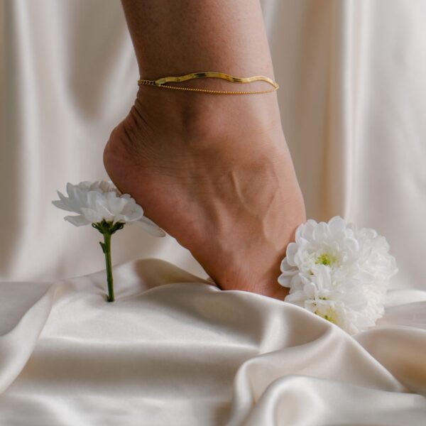 Dainty gold-tone anklet