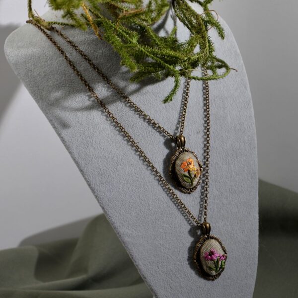 Vintage floral locket necklaces