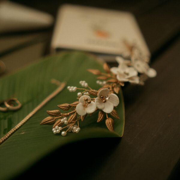 Floral pearl hair pin